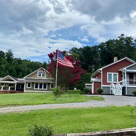The Farmhouse At Wolfehaven Asheville Exterior foto