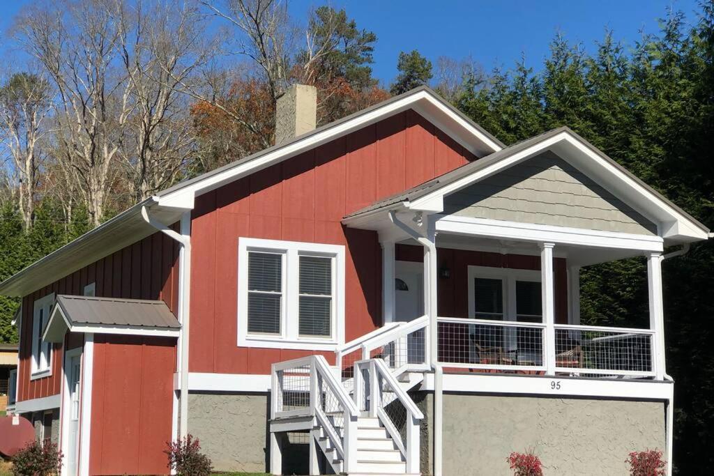 The Farmhouse At Wolfehaven Asheville Exterior foto