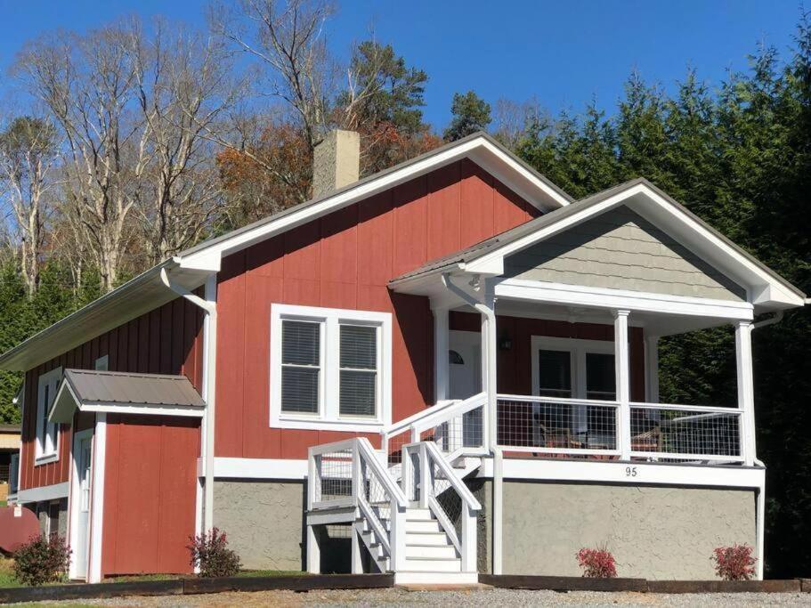 The Farmhouse At Wolfehaven Asheville Exterior foto