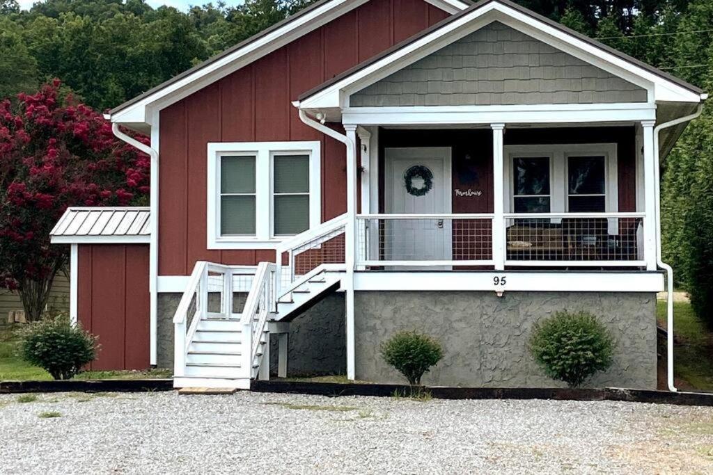 The Farmhouse At Wolfehaven Asheville Exterior foto